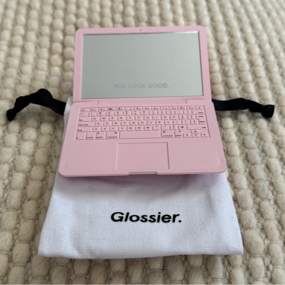 NEW Glossier Mini Laptop Mirror - Picture 3 of 5